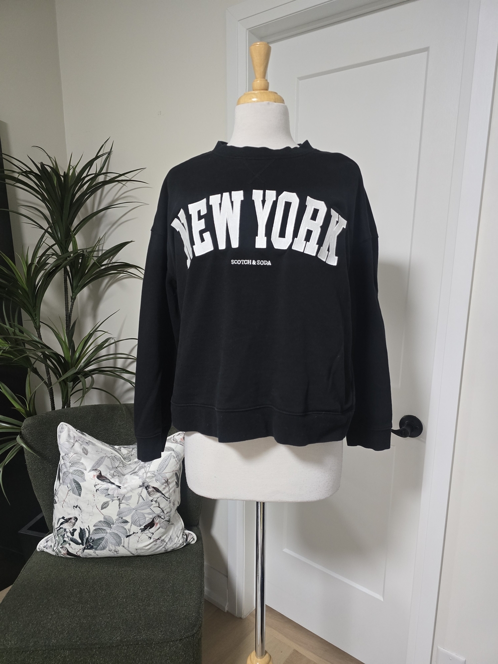 Scotch & Soda Black 'New York' Crewneck Sweatshirt